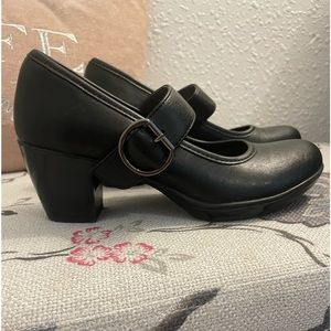 Sofft Euro Soft black maryjanes 6.5 new